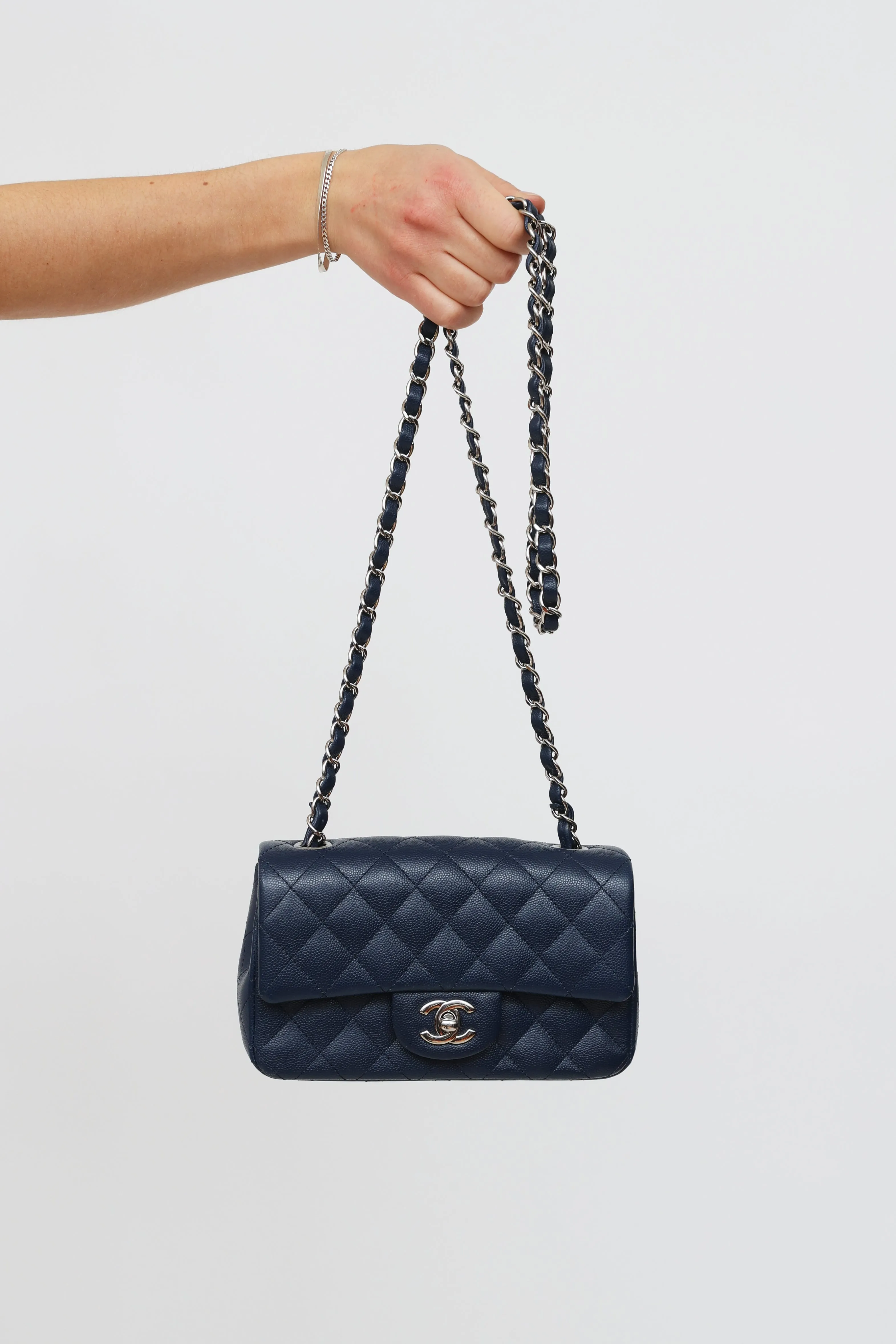 2017 Navy Caviar Classic Flap Shoulder Bag